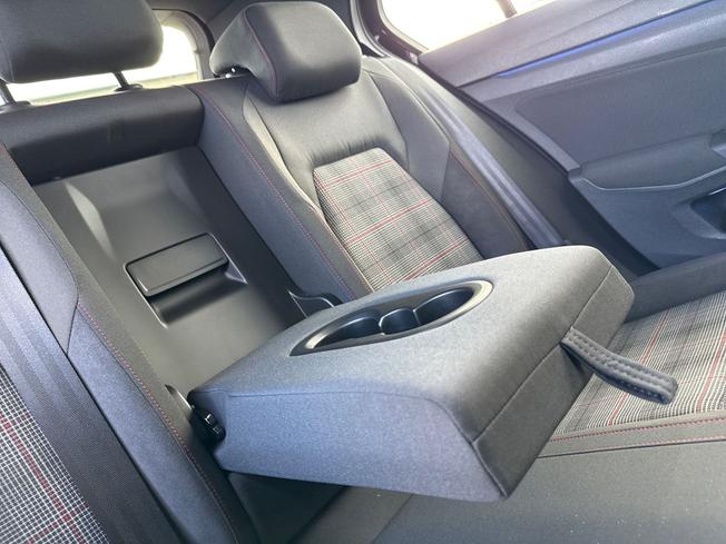 VOLKSWAGEN Golf Photo 24