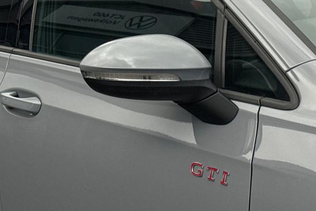 Volkswagen Golf Photo 20