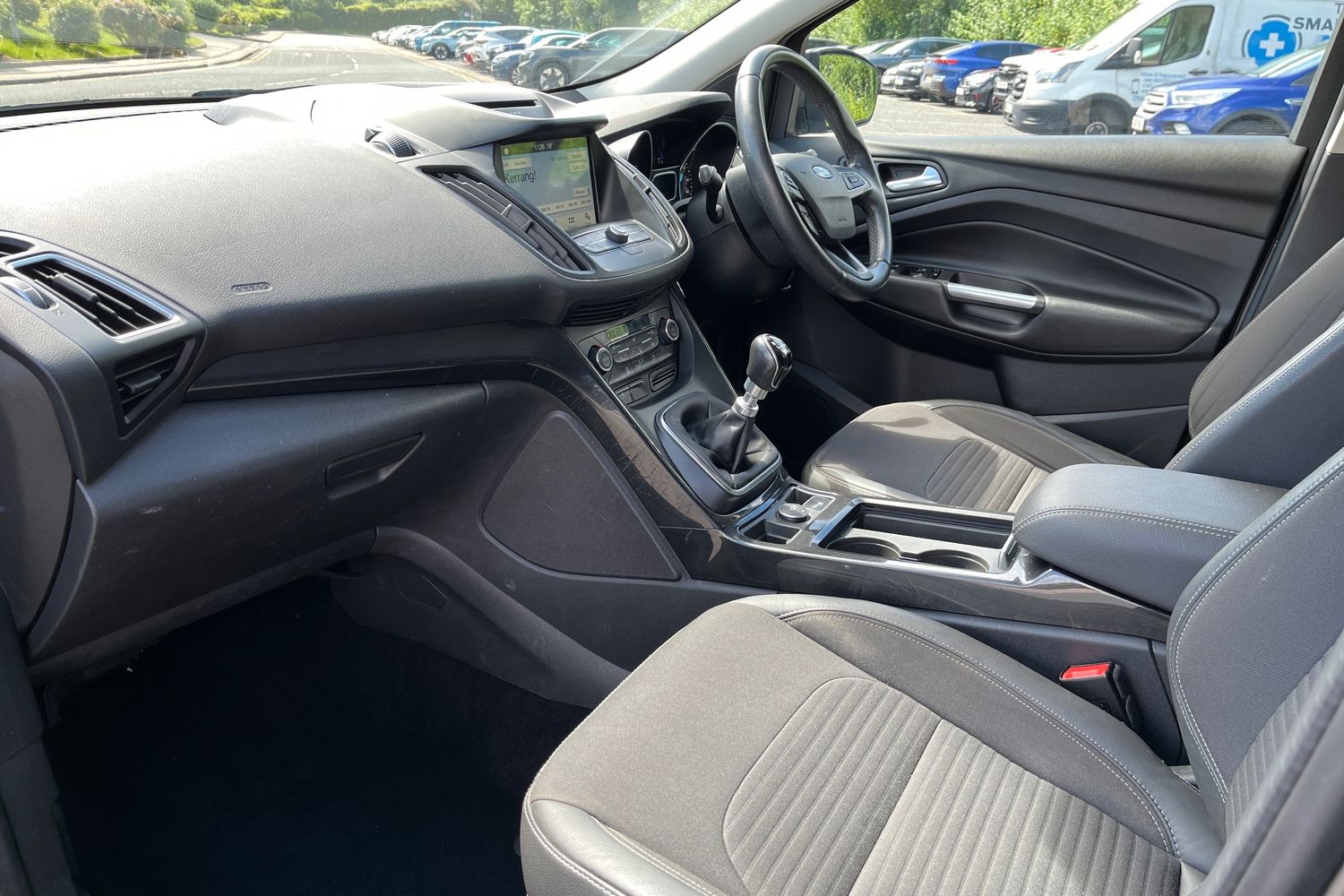 Ford KUGA Photo 17