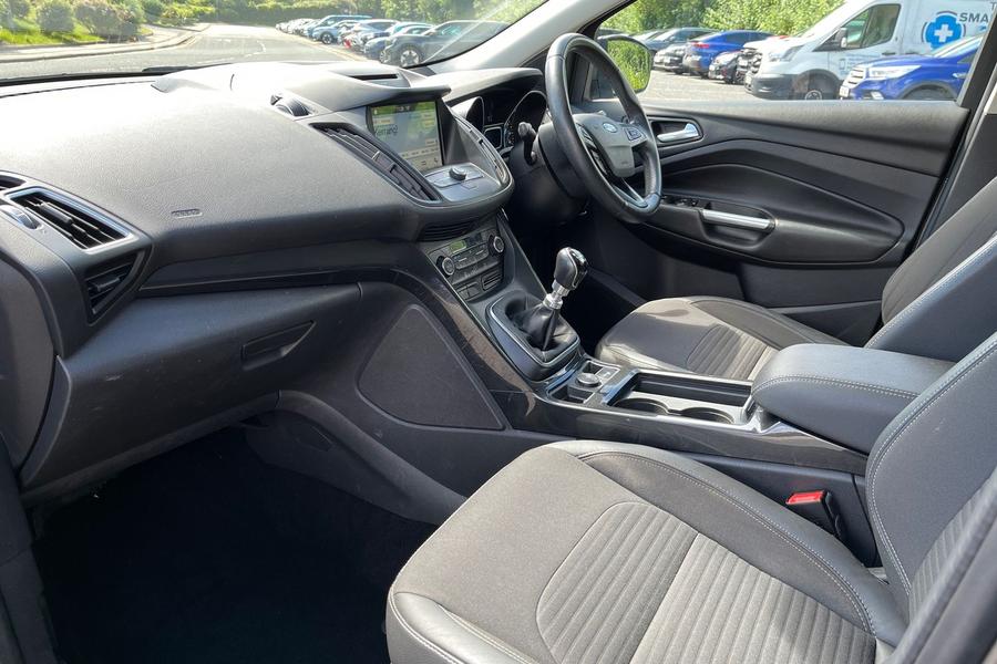 Ford KUGA Photo autoimg-cd92b2eeca415a5c60308f0c2924896d5aaad484.jpg