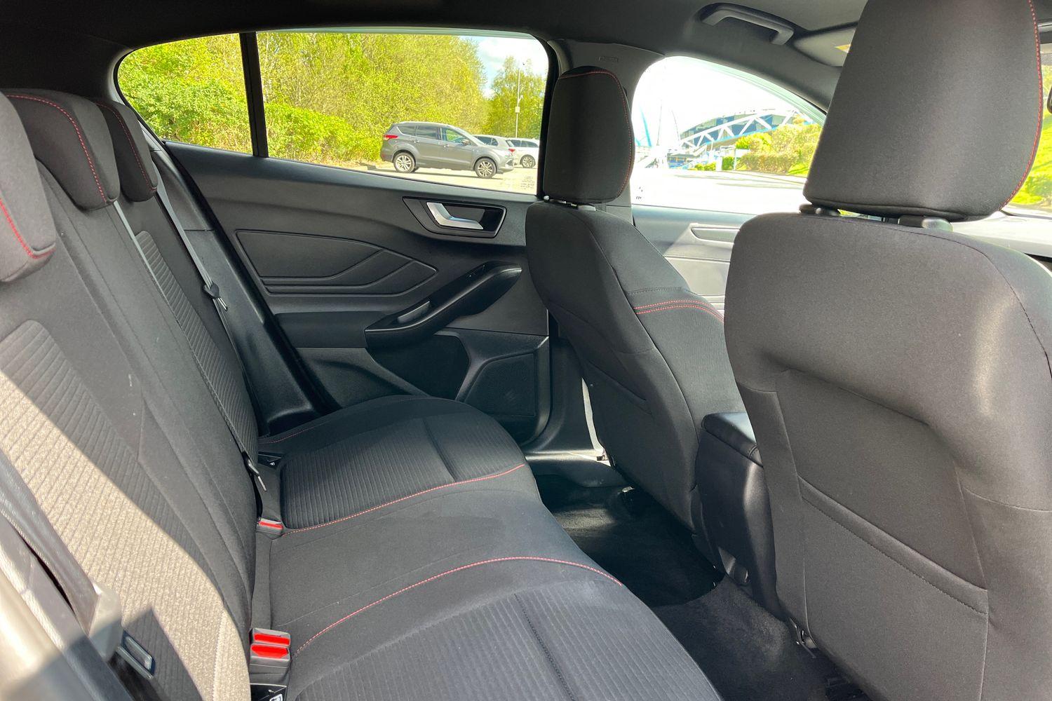Ford FOCUS Photo 35