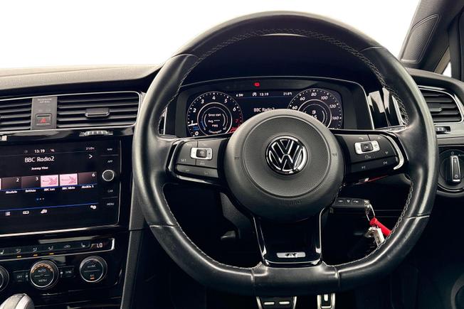 VOLKSWAGEN Golf Photo 11