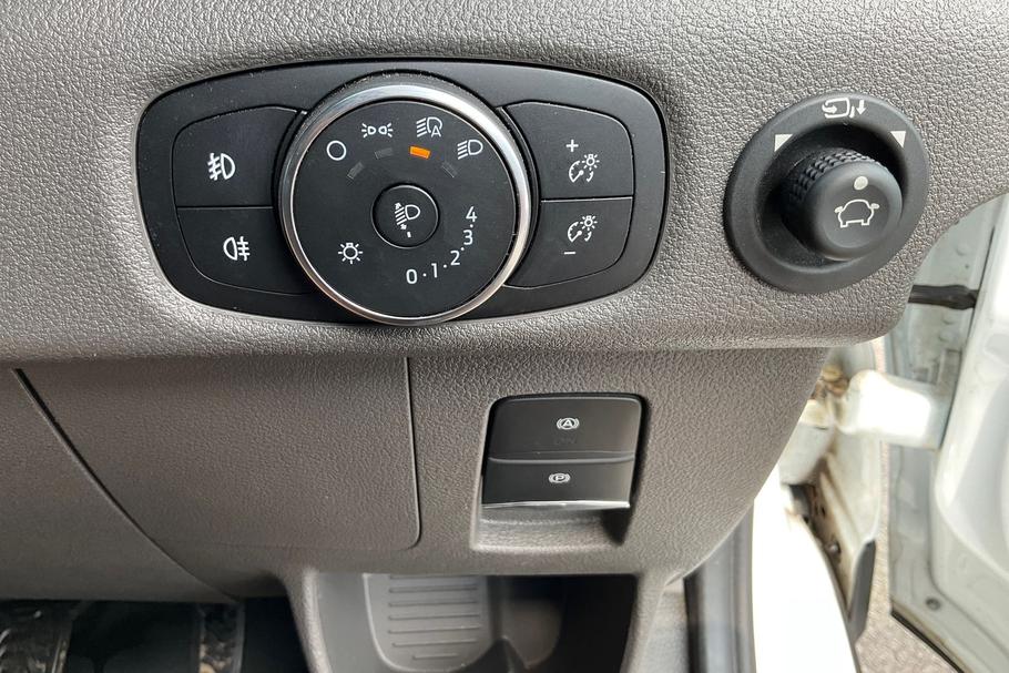 Used Ford TRANSIT EO74TNX 30