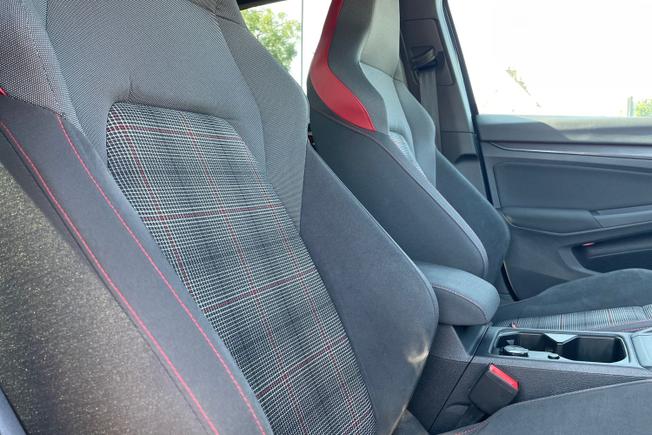 VOLKSWAGEN Golf Photo 37