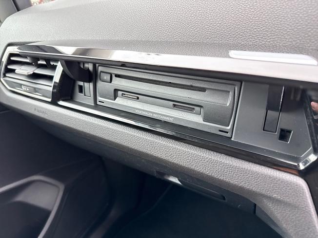 VOLKSWAGEN Touran Photo 46