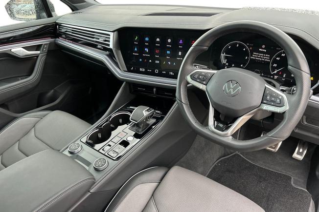 VOLKSWAGEN Touareg Photo 6