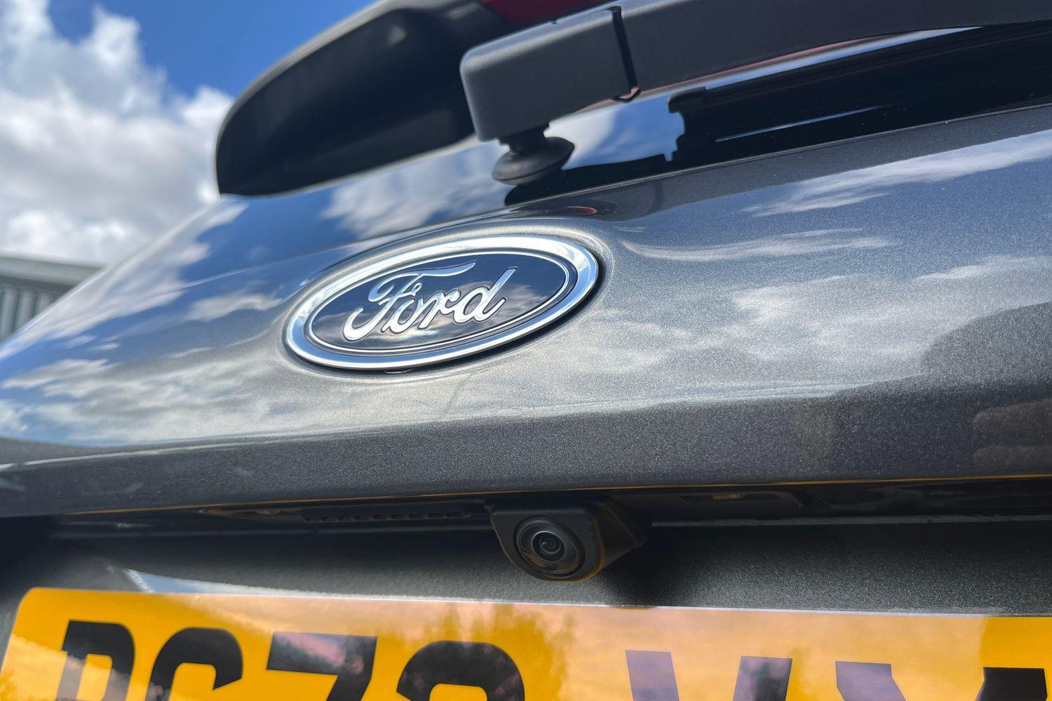 Ford Fiesta Photo 38
