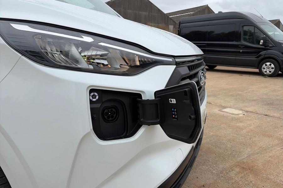 Ford TRANSIT CUSTOM Photo autoimg-cda2bed34396f32c5acbd8ce6a1f225e23c715c6.jpg