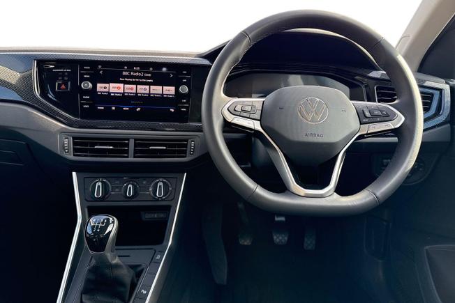 VOLKSWAGEN Taigo Photo 11
