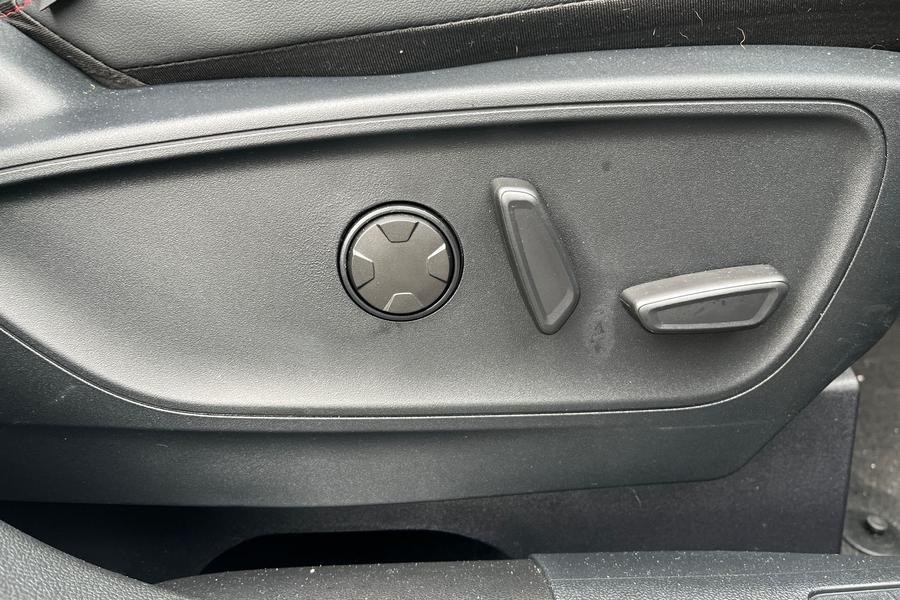 Ford Kuga Photo autoimg-cda814b98af587b1f8a0d8d74abbdbe824f9851f.jpg