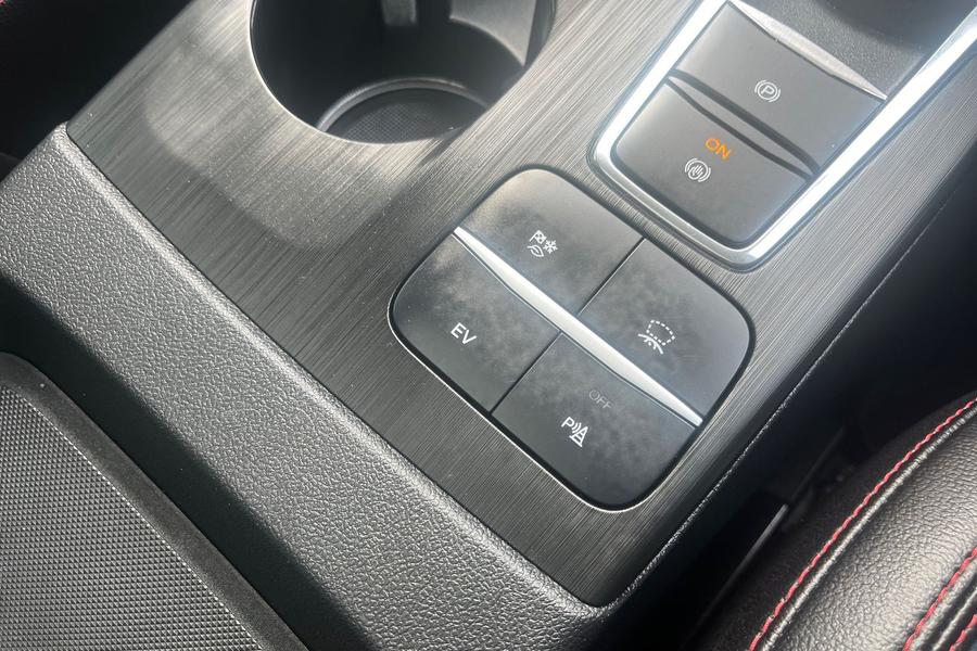 Ford KUGA Photo autoimg-cda864593f1e95bf90b16d14b44d47a1d3e083f1.jpg