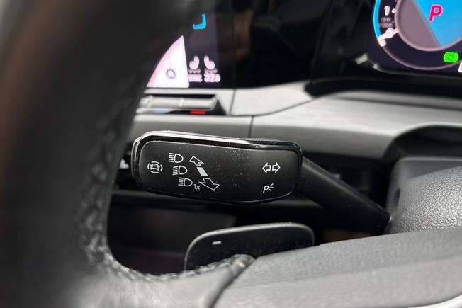 VOLKSWAGEN Golf Photo 23