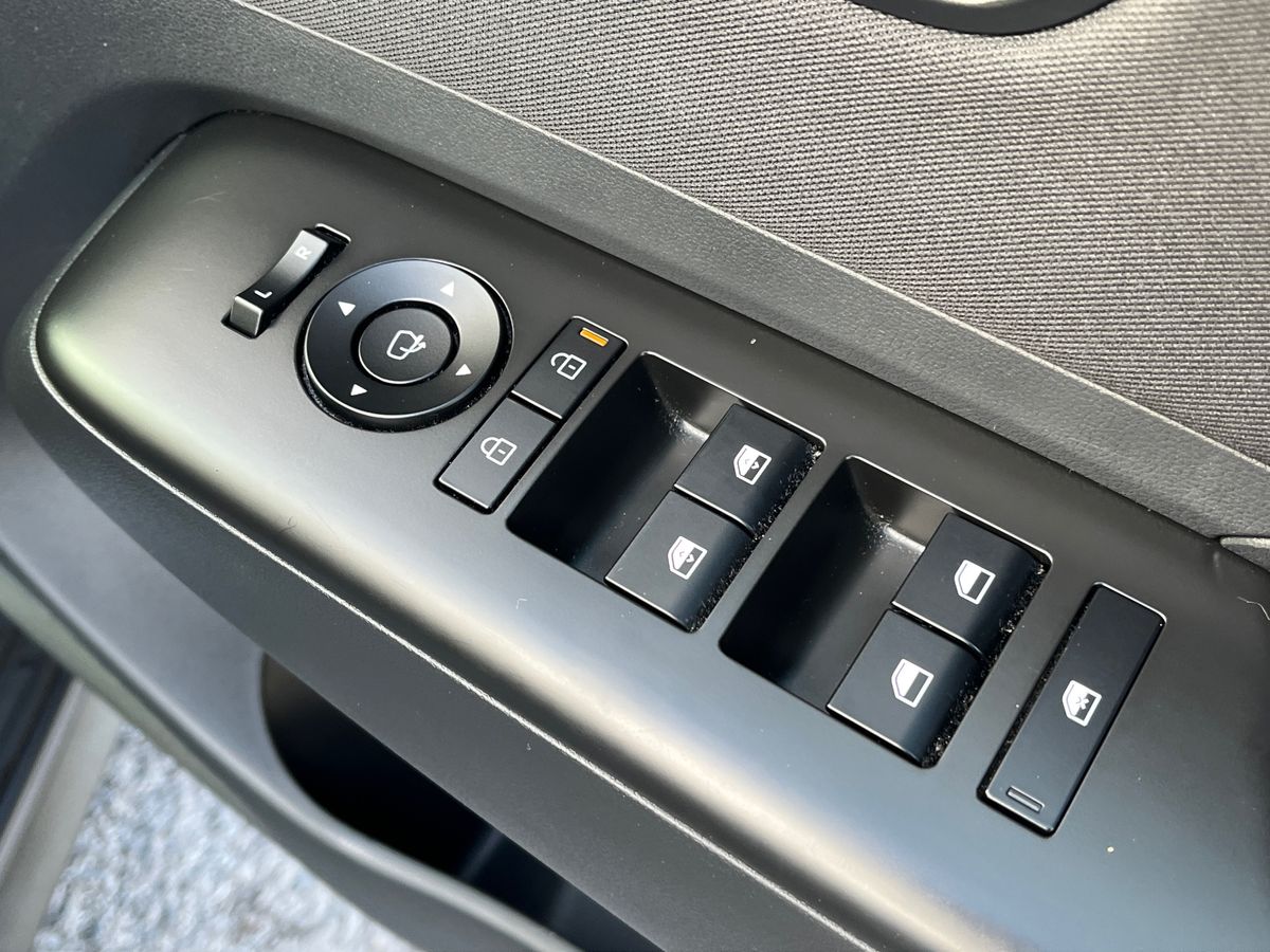Hyundai KONA Photo 27