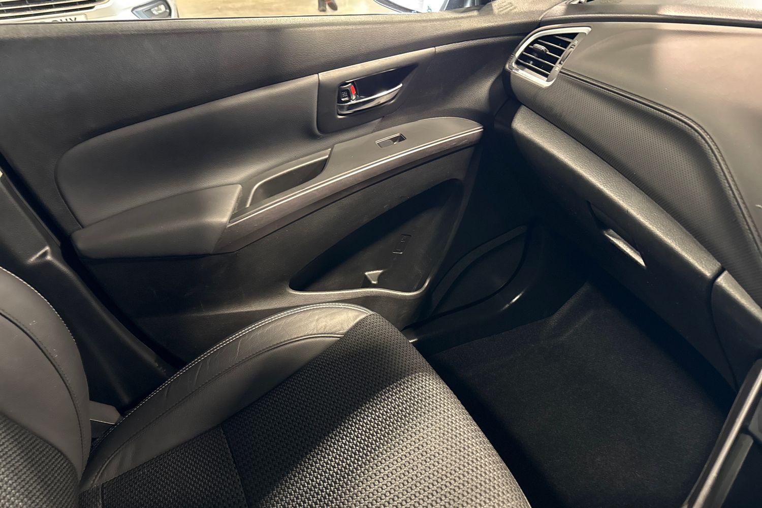 Suzuki S-Cross Photo 32