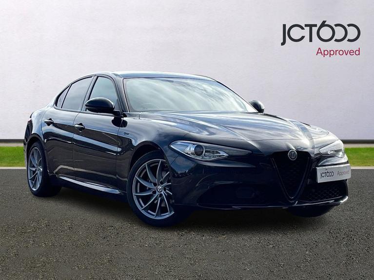 Used 2021 Alfa Romeo Giulia 2.2 TD Sprint Saloon 4dr Diesel Auto Euro 6 (s/s) (190 ps) Black at JCT600