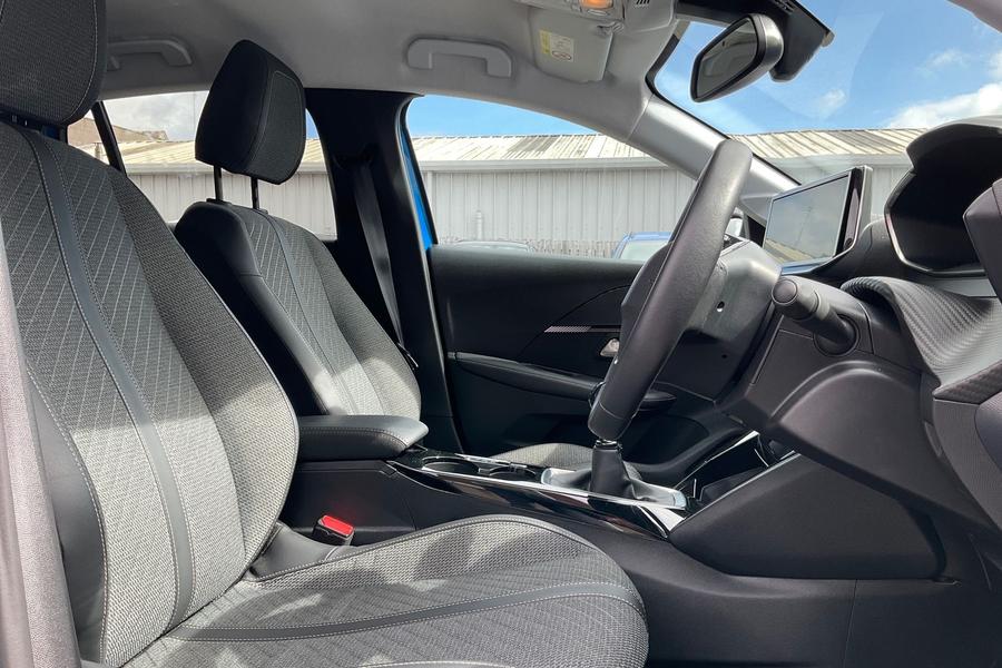 Peugeot 208 Photo autoimg-cdad5067df1d21ece9f853db46f9d7a0e7f8c83c.jpg