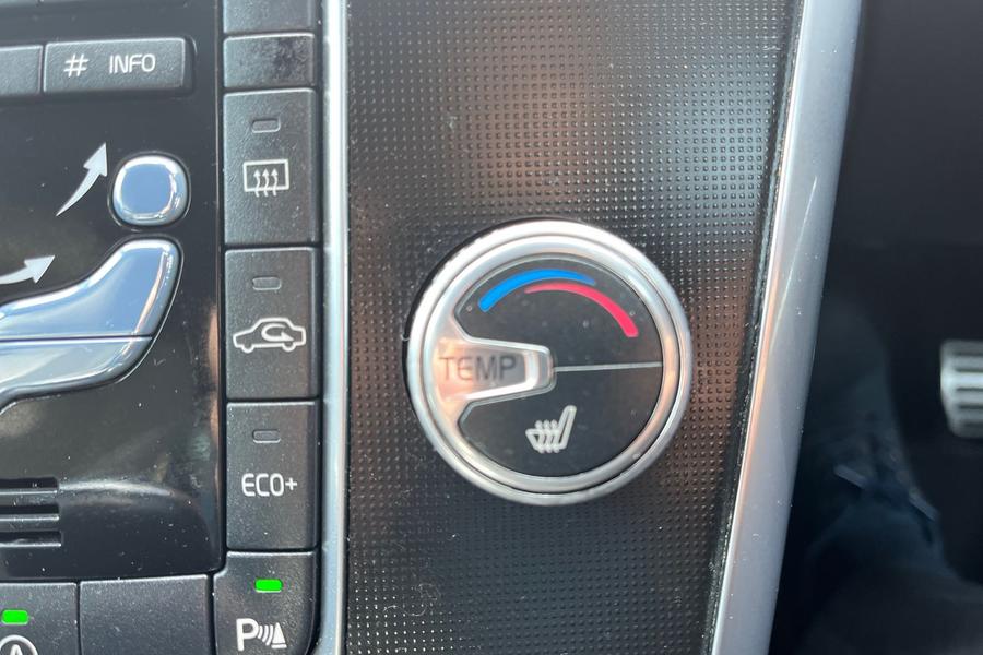 Volvo XC60 Photo autoimg-cdb1de52b311e80366d1600212028b986674aed3.jpg
