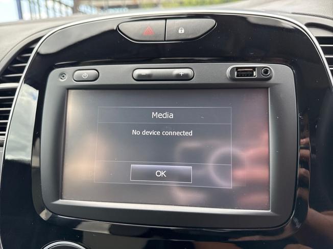 RENAULT Captur Photo 35