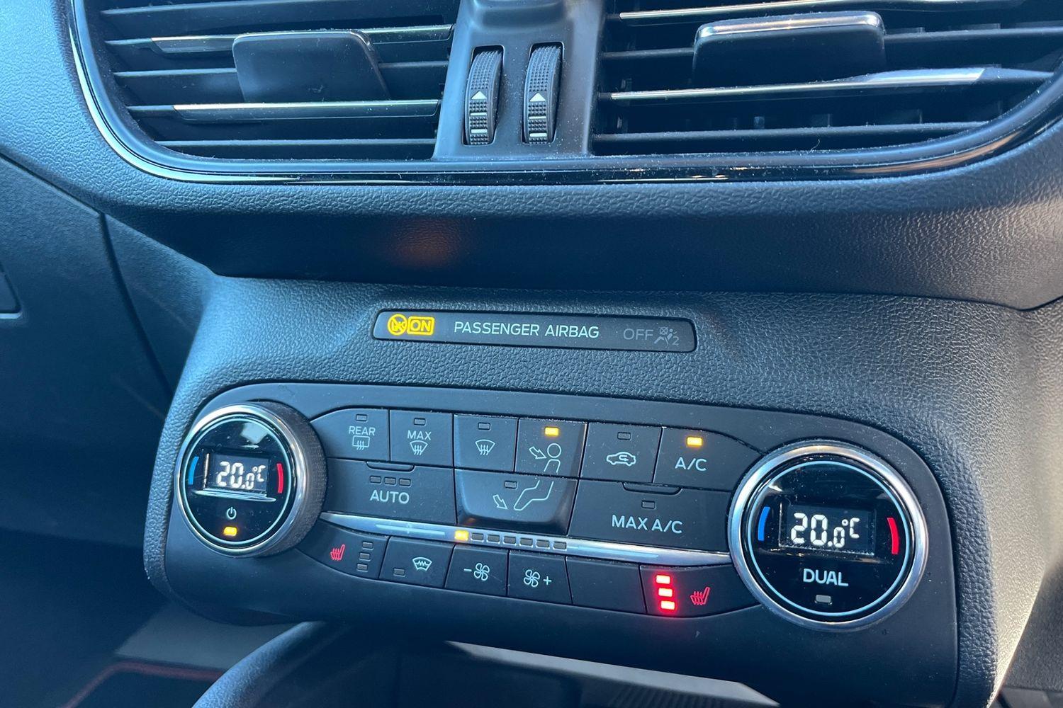 Ford FOCUS Photo 37