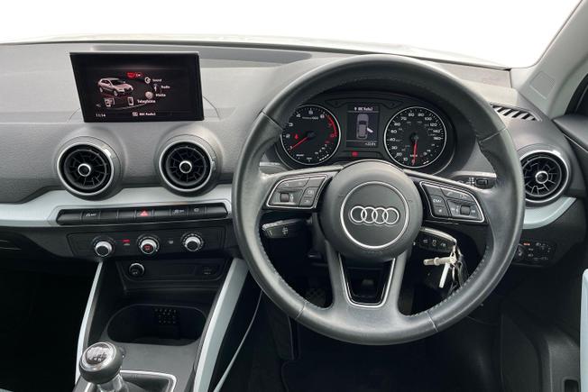 Audi Q2 Photo 11