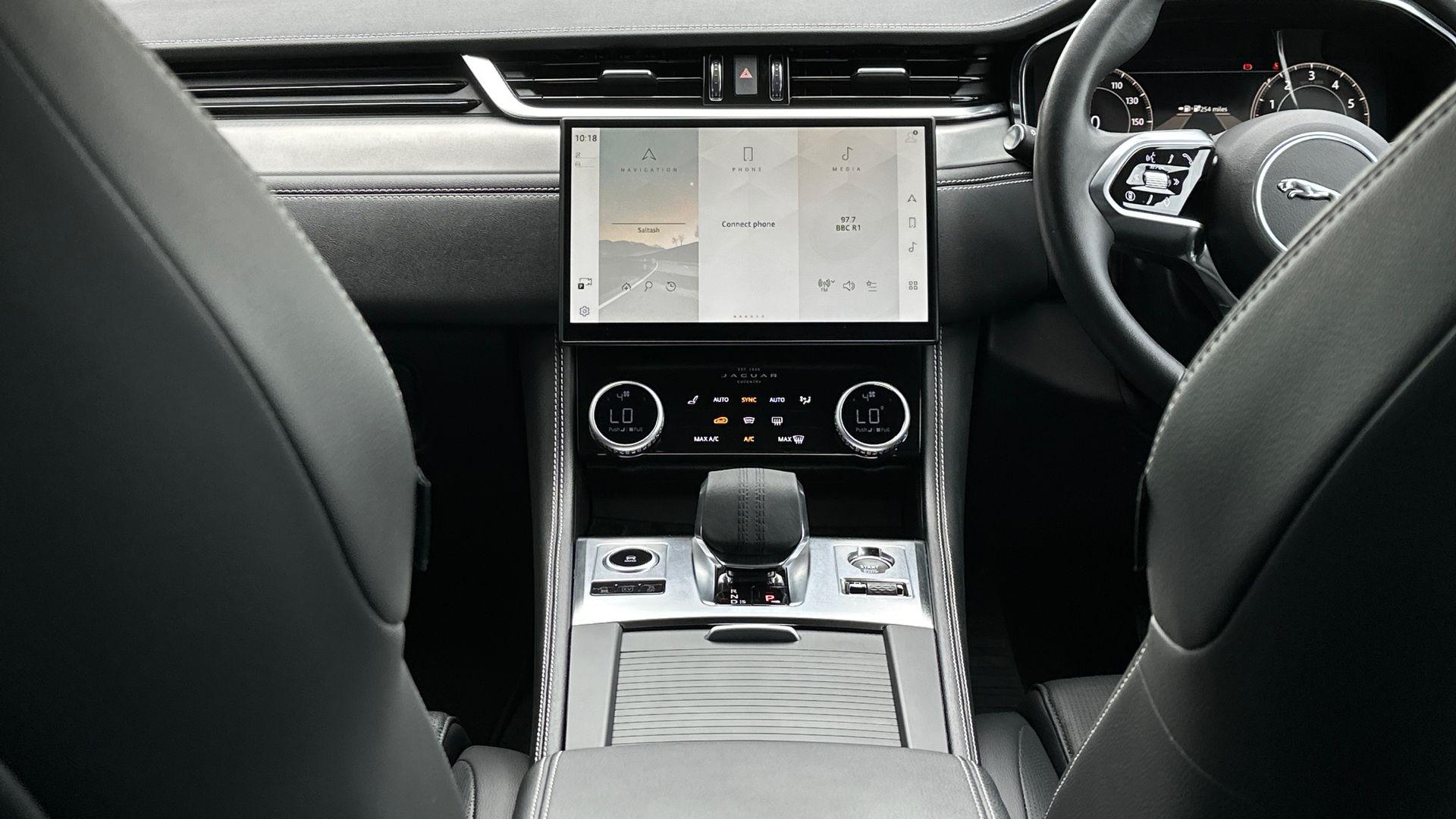 2024 Jaguar F-Pace thumbnail 14