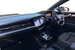 AUDI Q4 E-Tron Photo 2