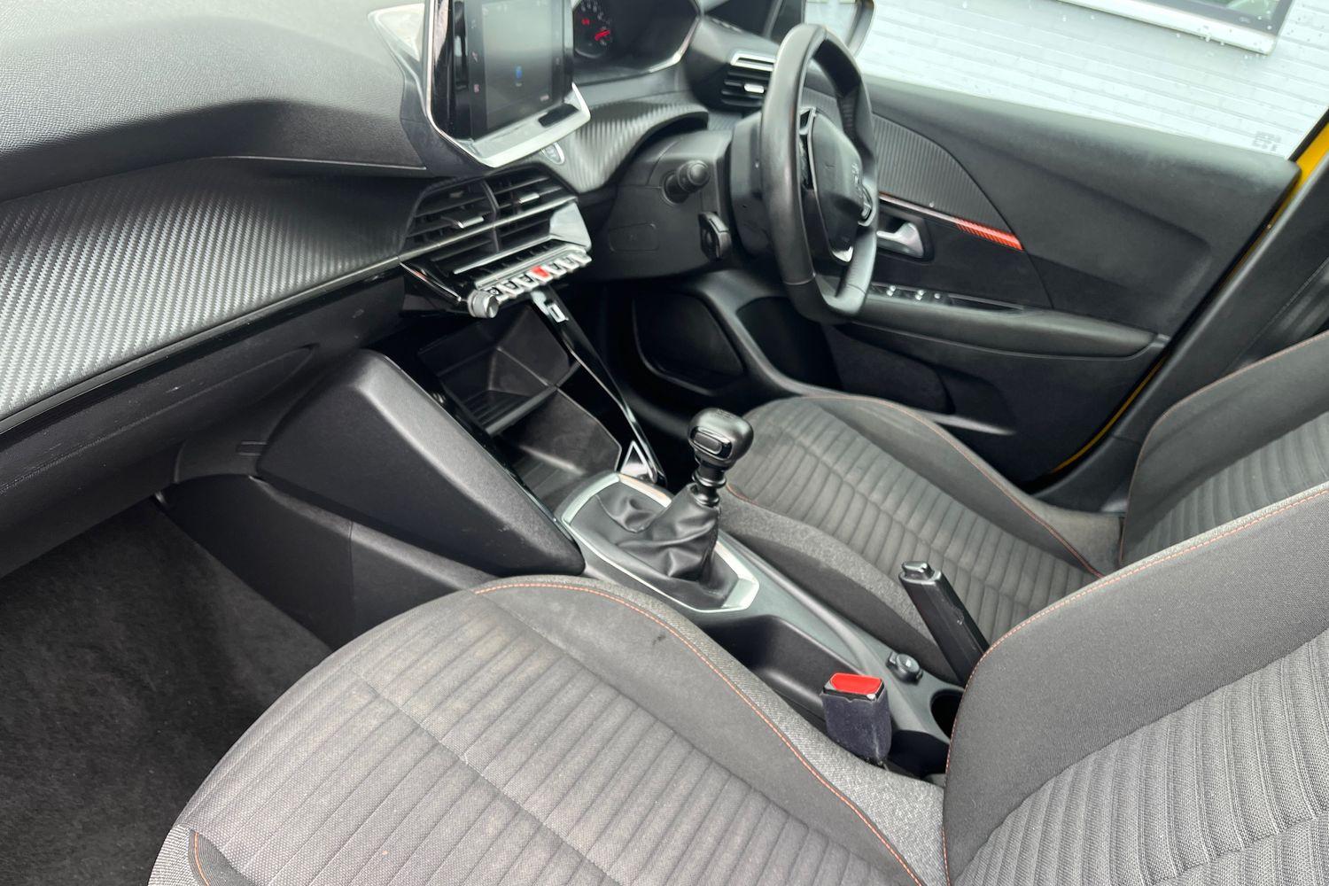 Peugeot 208 Photo 17