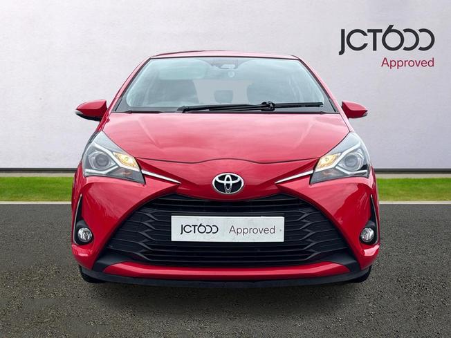 TOYOTA Yaris Photo 8