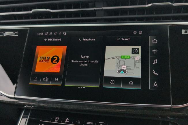 AUDI Q8 Photo 36