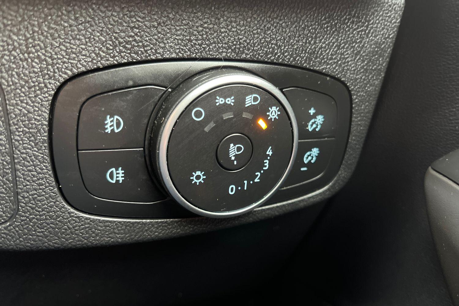 Ford FOCUS Photo 28