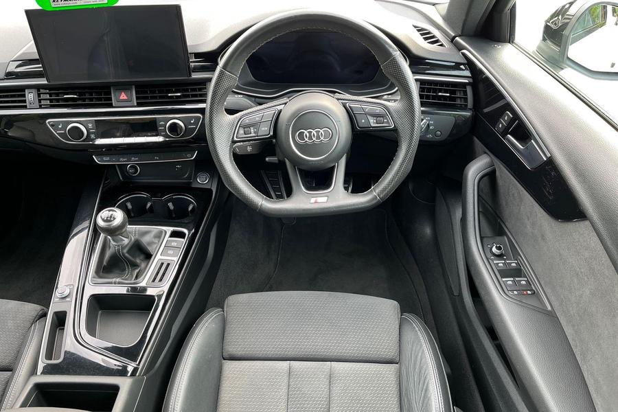 Audi A4 Photo autoimg-cdc735b4497dff6c63fbfc06b5d7bb4e672caca3.jpg