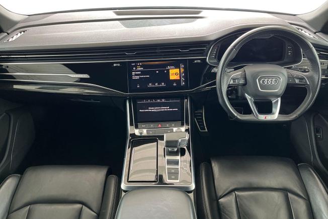 AUDI Q7 Photo 10