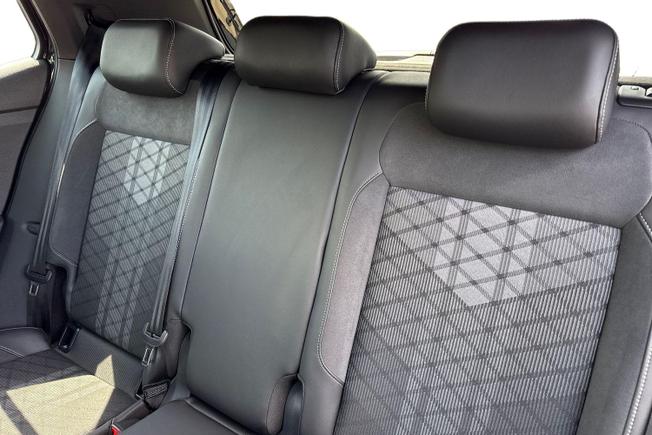 VOLKSWAGEN T-Cross Photo 9