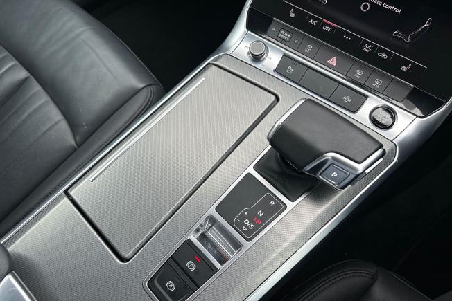 AUDI A6 Saloon Photo 44