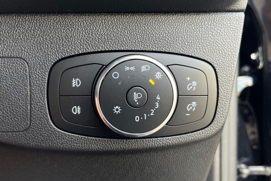 Ford Focus Photo autoimg-cdd71c3bdc4d56a831c152e0071c5ca31de01f54.jpg