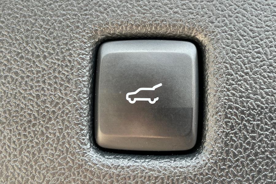 Ford Kuga Photo autoimg-cdd80050bca8ddb514397e81cb4e444b004203ac.jpg