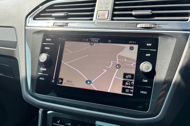VOLKSWAGEN Tiguan Photo 14