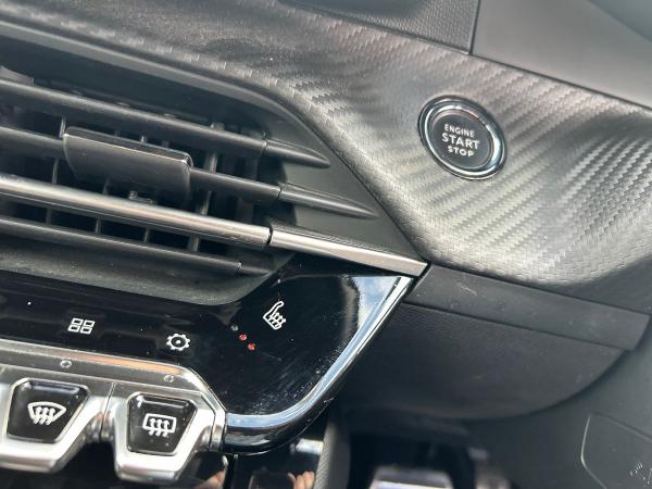 Peugeot 2008 Photo autoimg-cddcee9b475564654bed713ab201f6dbfbcd3935.jpg