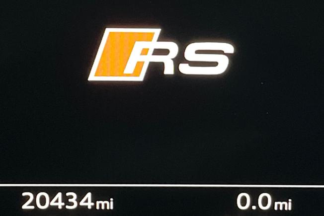 AUDI Rsq8 Photo 15