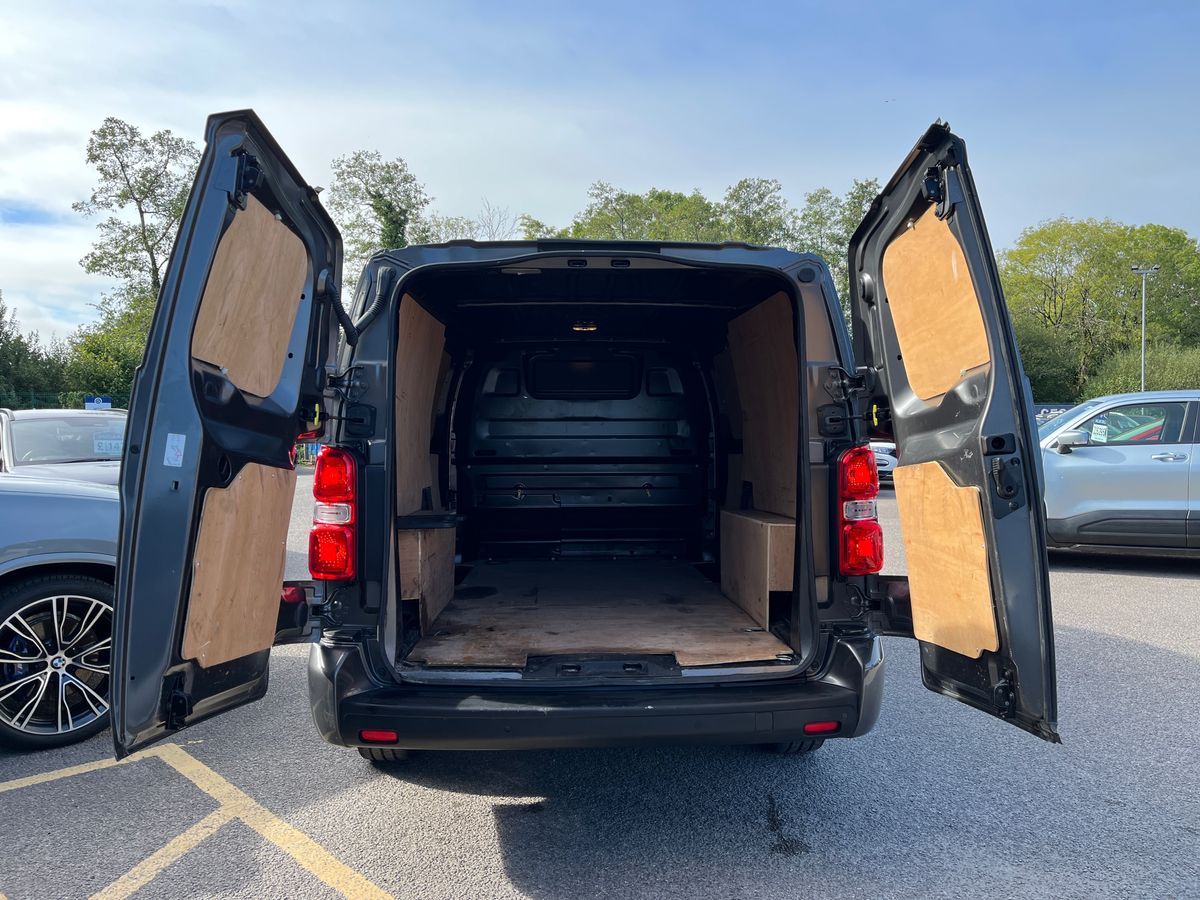 Vauxhall Vivaro Photo 20