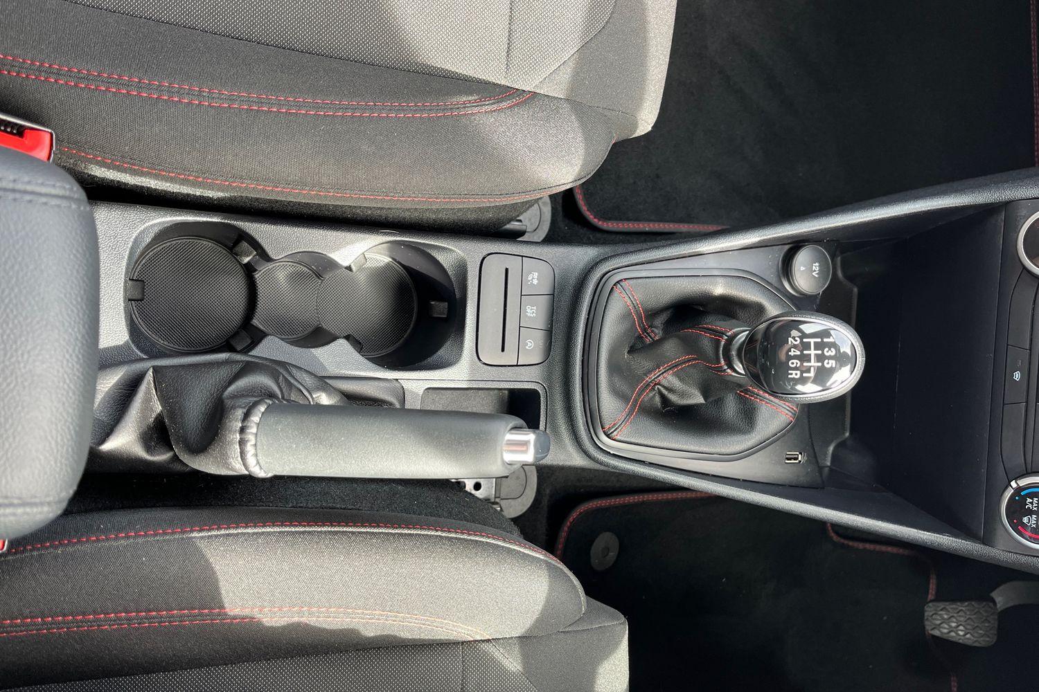 Ford FIESTA Photo 27