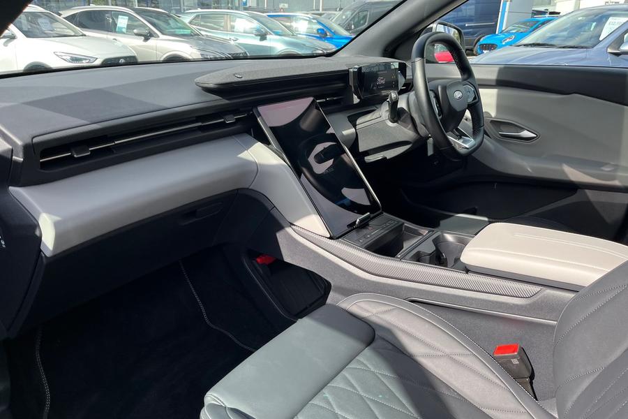 Ford Explorer Photo autoimg-cde639c2533a8eb95e82c4a49066a8a7b4c24514.jpg