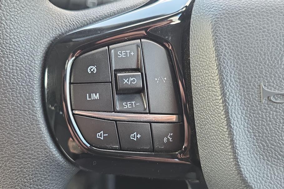 Used Ford TRANSIT CUSTOM WP75FXT 32