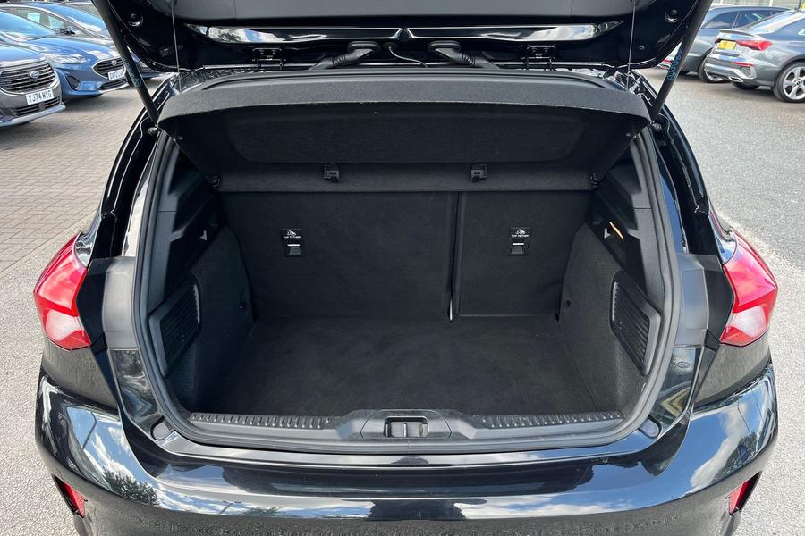 Ford FOCUS Photo autoimg-cde827a2306c502183eae48997c73cd6b7f37c8a.jpg