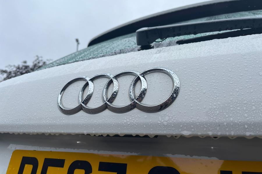 Audi Q3 Photo autoimg-cde947ed6067d54462cf491fc65e7df1e0f22bf1.jpg
