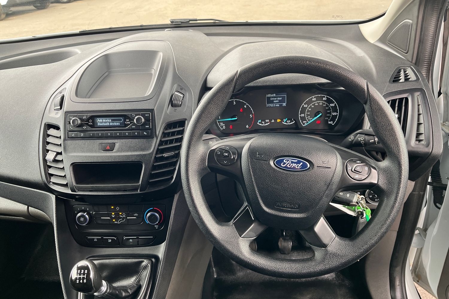 Ford TRANSIT CONNECT Photo 32