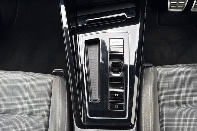 VOLKSWAGEN Golf Photo 23