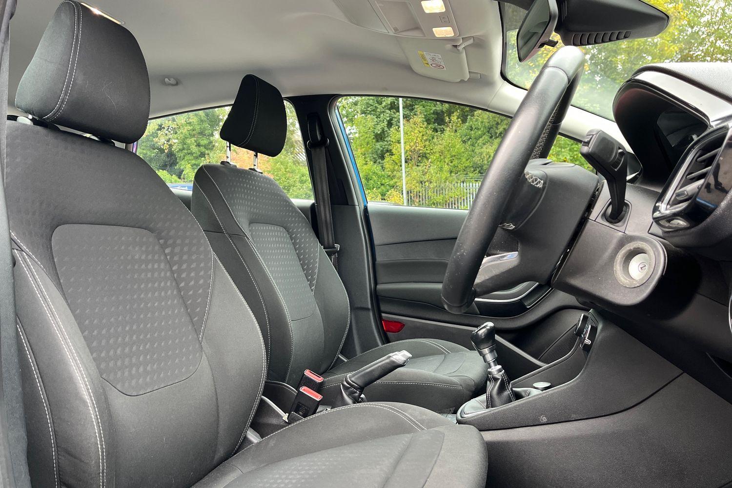 Ford Fiesta Photo 16