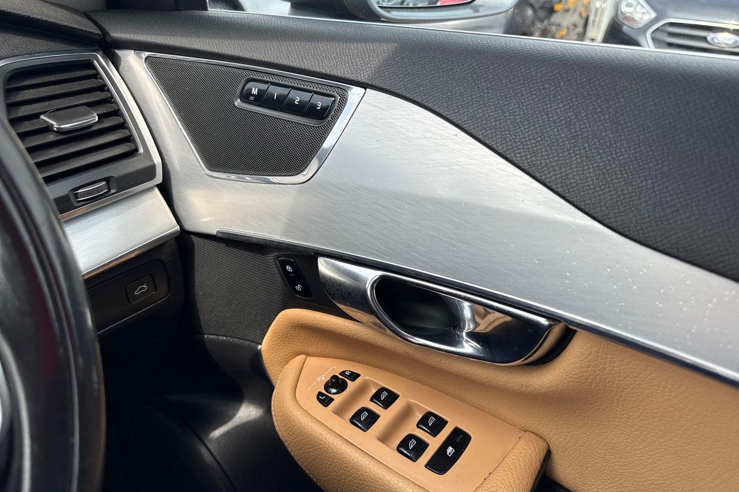 Volvo XC90 Photo 15