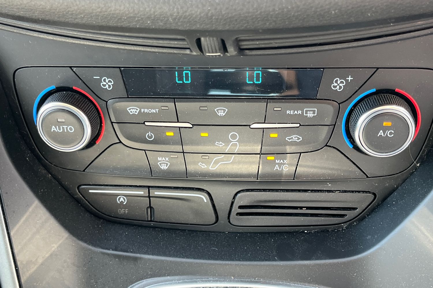 Ford KUGA Photo 26
